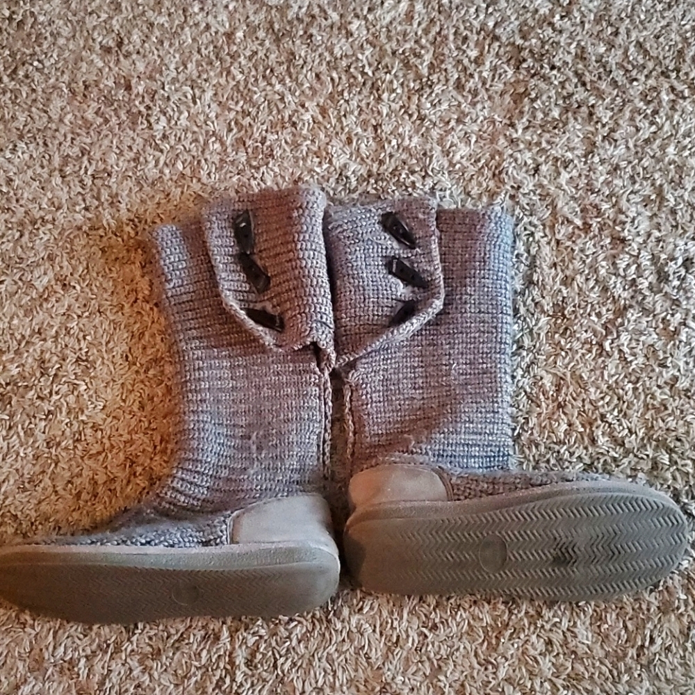 Bearpaw Grey Sweater Boots